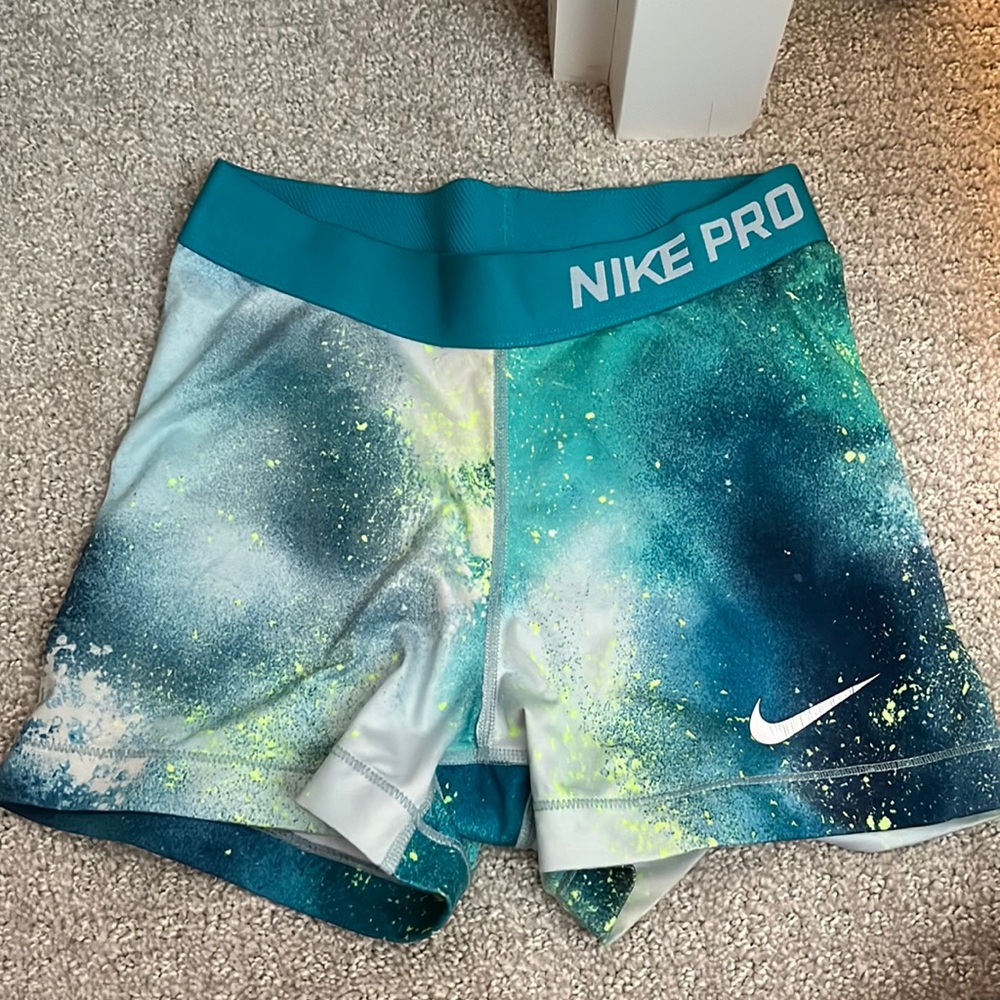 Galaxy Nike pros size small